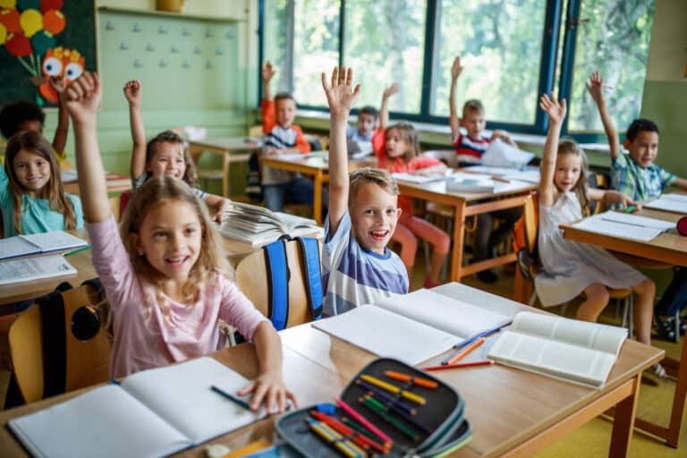 Scolariser ses enfants en France en cours d&rsquo;année : ce qu&rsquo;on ne vous dit pas